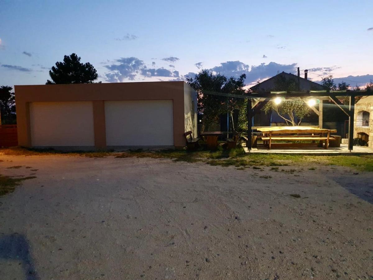 Apartman Petar Ražanac Exterior foto